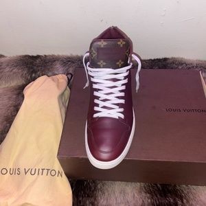 💖Amour Certified💖 Throwback Louis Vuitton 2017 Men Sneakers